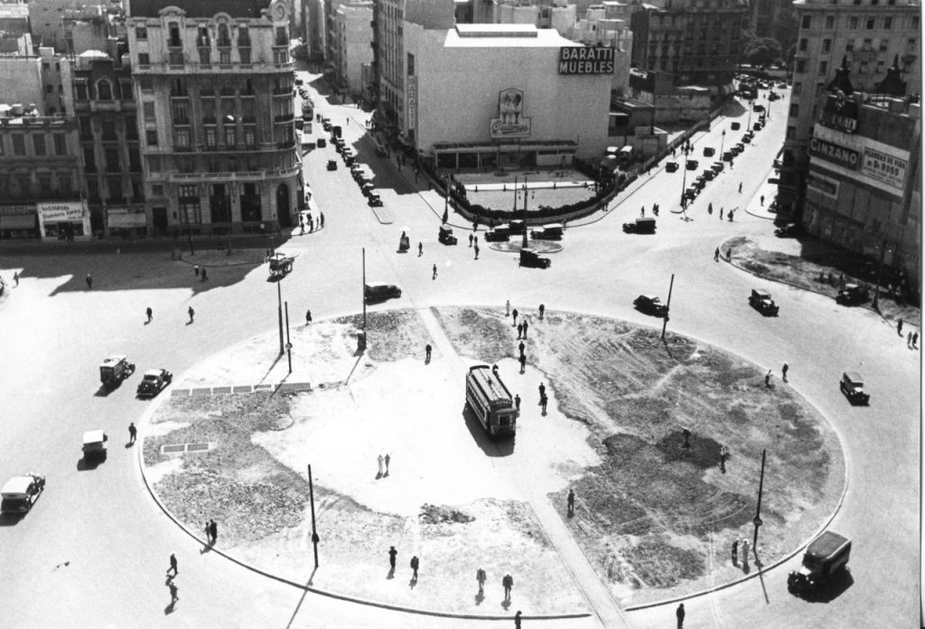 Esta imagen tiene un atributo alt vacío; el nombre del archivo es Hist001_obelisco-construccion2-1024x696.jpeg